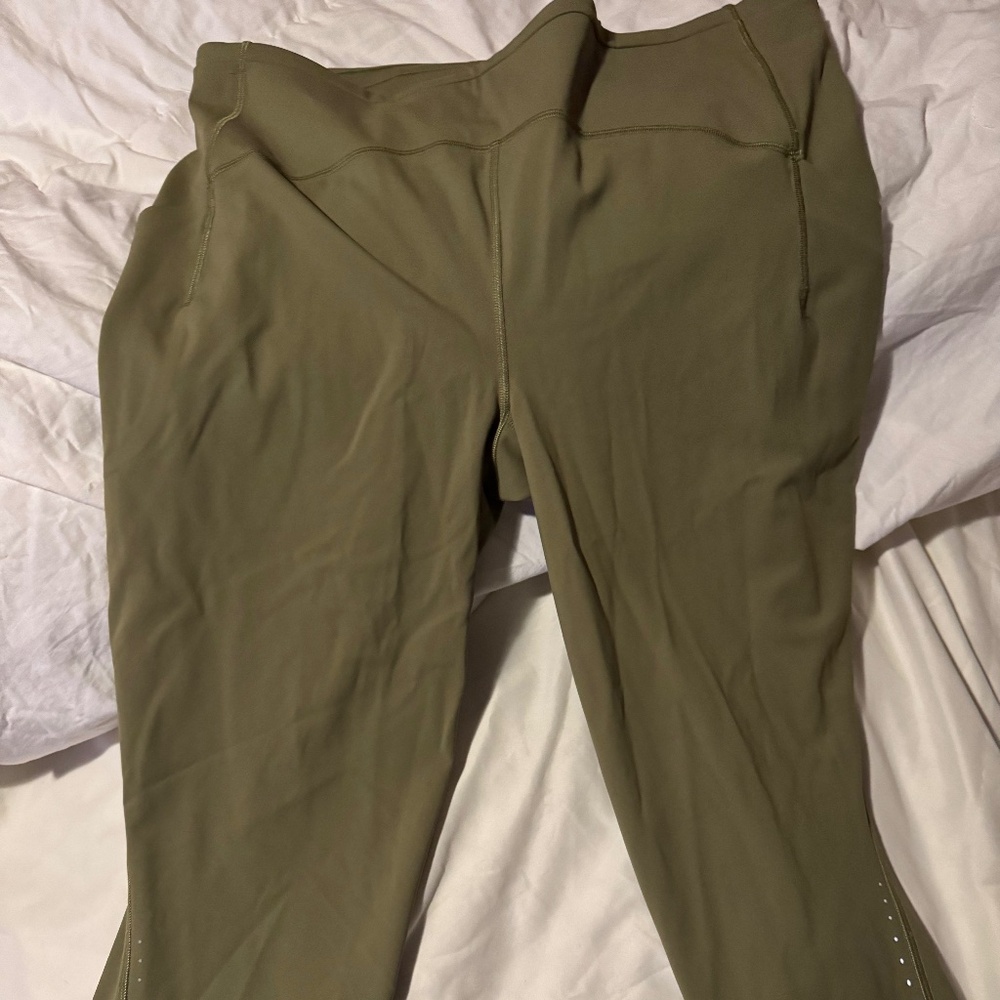 Lululemon leggings size 18 Capri length